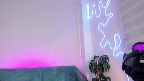 Snapshot of missweetpeach chatting on 16, 9, 2025 Pau OFmissweetpeach online show from 16, 9, 2025