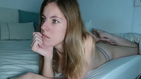 Monique  online show from 15, 4, 2026