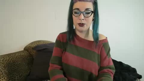 Missy Dee online show from 3, 12, 2024