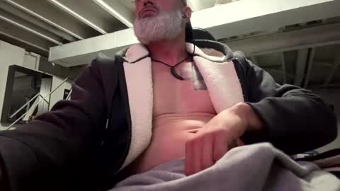 AJ online show from 21, 12, 2025