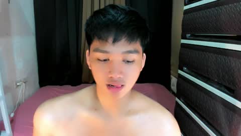 Snapshot of mister_officer chatting on 15, 4, 2026 SAINT SACHI will make your day online show from 15, 4, 2026