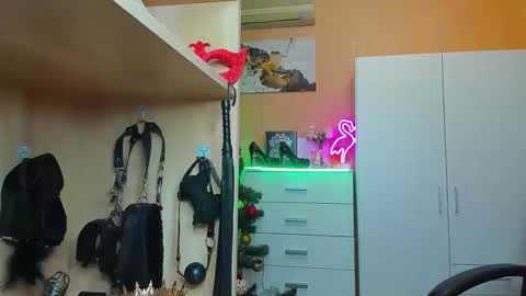 Mistress Kristi online show from 18, 12, 2025