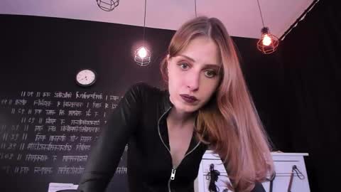 Snapshot of mistress_marlene chatting on 25, 1, 2025 Mistress Marlene online show from 25, 1, 2025