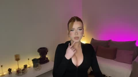 Snapshot of mistress_of_hearts chatting on 6, 4, 2026 Mia online show from 6, 4, 2026