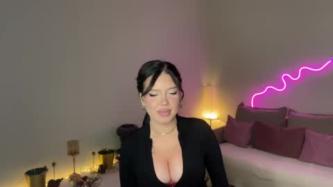 Snapshot of mistress_of_hearts chatting on 16, 5, 2026 Mia online show from 16, 5, 2026