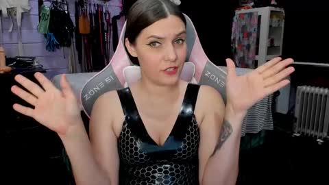 Dirty Priest and Ivi online show from 14, 2, 2025