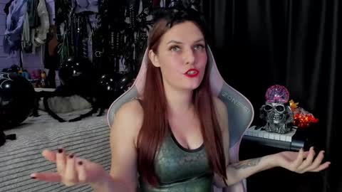 Dirty Priest and Ivi online show from 26, 10, 2025