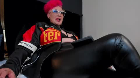 Snapshot of mistress_sandy chatting on 2, 7, 2026 Sandy Mistress online show from 2, 7, 2026