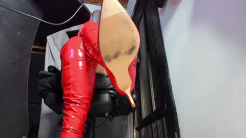 Snapshot of mistressanna_ chatting on 4, 6, 2026 Mistress Anna Alves online show from 4, 6, 2026