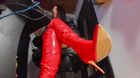 Snapshot of mistressanna_ chatting on 18, 6, 2026 Mistress Anna Alves online show from 18, 6, 2026