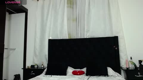 mistresskattia online show from 25, 2, 2025