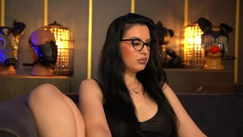 Snapshot of mistresskellykent chatting on 9, 5, 2026 Mistress Kelly online show from 9, 5, 2026
