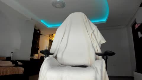 Snapshot of mistresskenda chatting on 4, 6, 2026 Mistress KiRa online show from 4, 6, 2026