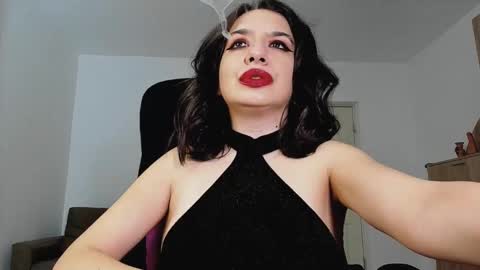 Snapshot of mistressmichelle5 chatting on 20, 12, 2024 YourGoddessM online show from 20, 12, 2024