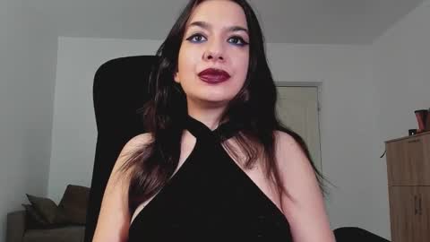 Snapshot of mistressmichelle5 chatting on 15, 9, 2025 YourGoddessM online show from 15, 9, 2025