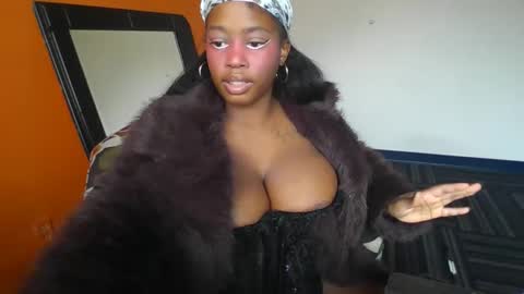 mistressmochareign online show from 27, 2, 2026