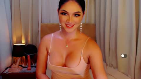 Snapshot of mistressseductionleah chatting on 5, 12, 2024 Leah online show from 5, 12, 2024