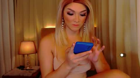 Snapshot of mistressseductionleah chatting on 11, 5, 2026 Leah online show from 11, 5, 2026