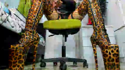 Tiffany online show from 16, 4, 2026