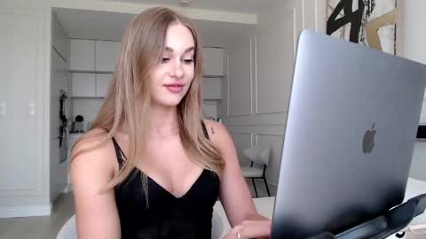mistressuniverse online show from 3, 6, 2026