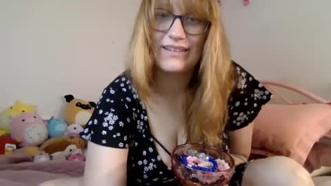 Snapshot of misty_reine chatting on 24, 1, 2025 misty_reine online show from 24, 1, 2025