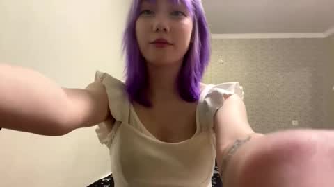 Snapshot of mitsuri_kim chatting on 18, 10, 2025 Mila online show from 18, 10, 2025