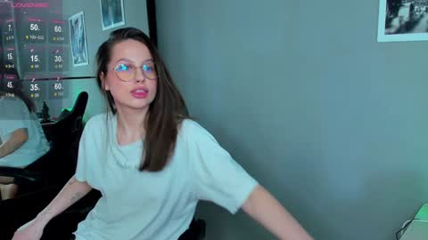 Mia 3 online show from 6, 1, 2025