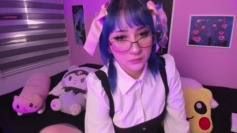 Snapshot of miwaviolet chatting on 2, 3, 2025 Miwa Violet online show from 2, 3, 2025