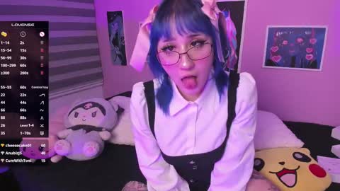 Snapshot of miwaviolet chatting on 2, 3, 2025 Miwa Violet online show from 2, 3, 2025