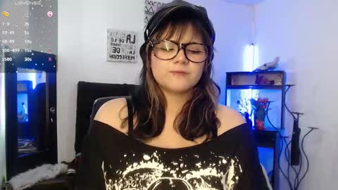 mixie_cute online show from 5, 11, 2025