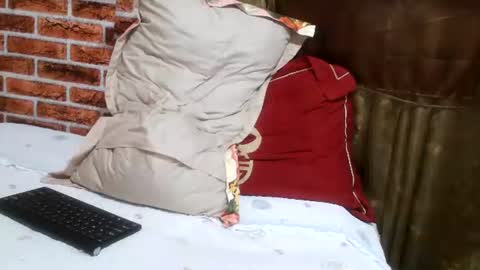 Cutiepie online show from 10, 11, 2025