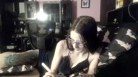 Mizz Bonez online show from 5, 2, 2026