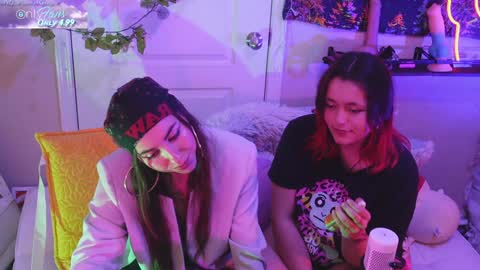 Hera  Tethra Bathtub stream  20k followers  Ask about our custom videos3 online show from 20, 1, 2025