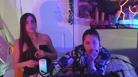 Hera  Tethra Bathtub stream  20k followers  Ask about our custom videos3 online show from 10, 2, 2025