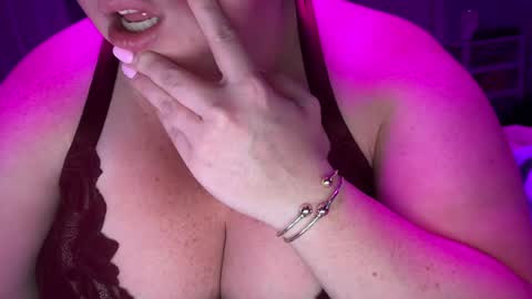 mkqueen42 online show from 27, 6, 2026