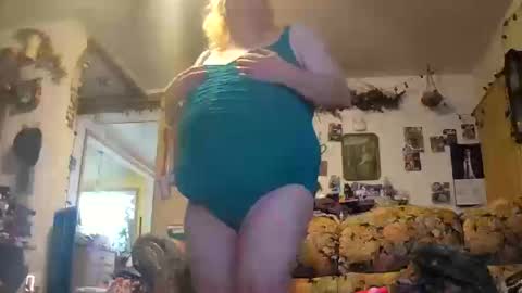 Mmcdonoughm online show from 17, 10, 2025