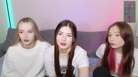 Snapshot of mmkakpoxyi22 chatting on 14, 1, 2025 alice and ray online show from 14, 1, 2025