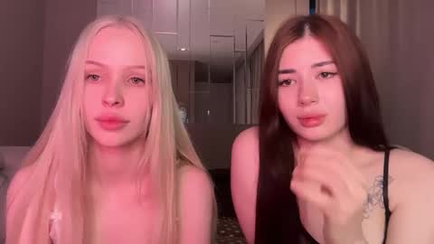 Snapshot of mmkakpoxyi22 chatting on 10, 2, 2026 alice and ray online show from 10, 2, 2026