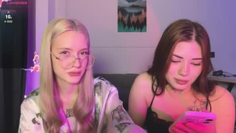 Snapshot of mmkakpoxyi22 chatting on 10, 3, 2026 alice and ray online show from 10, 3, 2026