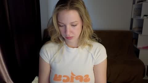 Snapshot of mmm_banana chatting on 19, 1, 2025 Lili online show from 19, 1, 2025