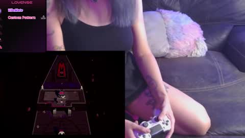 minaDarling online show from 5, 11, 2025