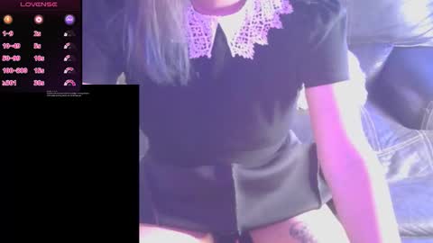 minaDarling online show from 2, 12, 2025