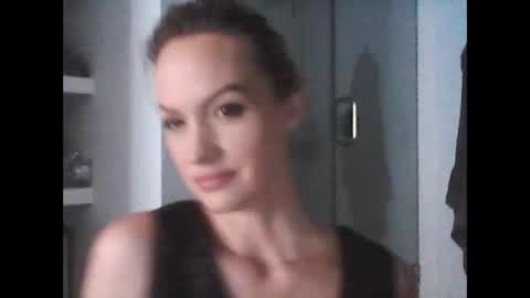 mmmmyesplease1 online show from 21, 12, 2024