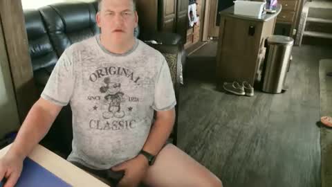 Snapshot of mmmthatsfunnn chatting on 23, 10, 2025 mmmthatsfunnn online show from 23, 10, 2025