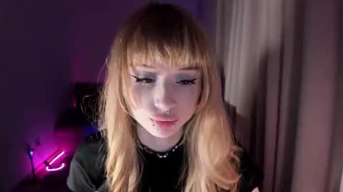 Snapshot of mnepohhh chatting on 5, 3, 2026 mnepohhh online show from 5, 3, 2026
