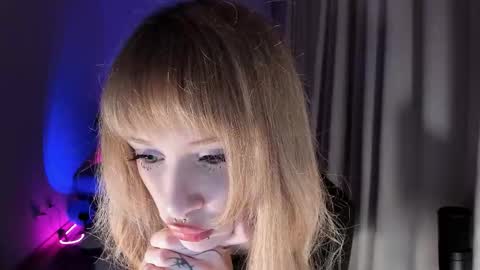 Snapshot of mnepohhh chatting on 8, 3, 2026 mnepohhh online show from 8, 3, 2026
