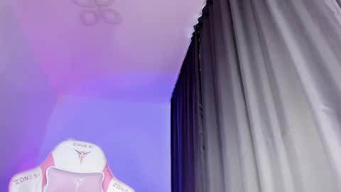 Snapshot of mnepohhh chatting on 28, 5, 2026 mnepohhh online show from 28, 5, 2026