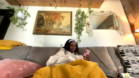 Mocha  BDAY JAN 13  online show from 27, 4, 2026