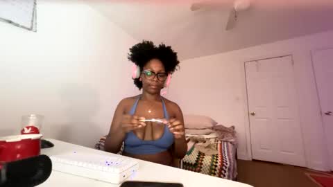 Snapshot of mochamimi chatting on 15, 5, 2026 Mocha BDAY JAN 13 online show from 15, 5, 2026