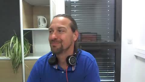 Julien online show from 4, 6, 2026